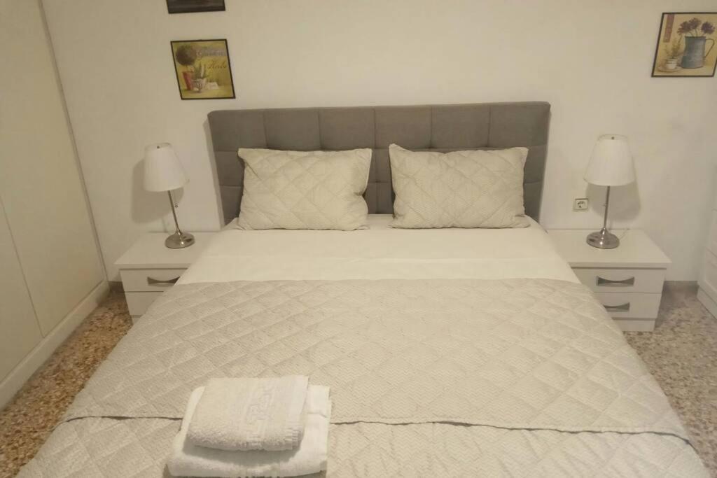 Central Town House 60M2**** Pireu Exterior foto